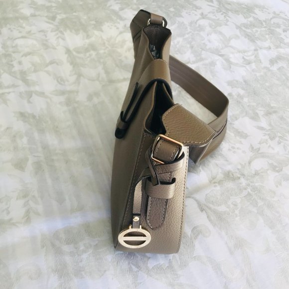 Allisandro Mari, Seychellas, Cross-body, Purse.taupe/sand color.  Leather Italy. - Picture 6 of 10